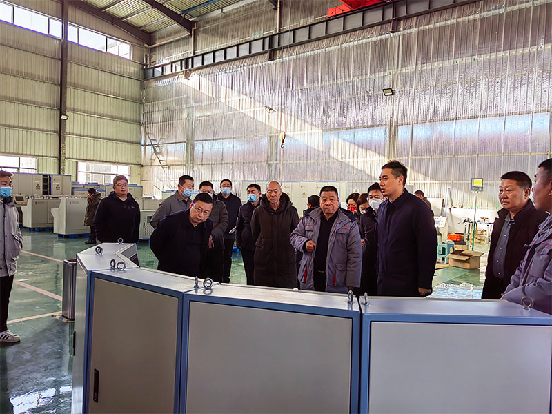 1676337661453082.jpg 關(guān)越區長(cháng)在雙民公司調研2.jpg