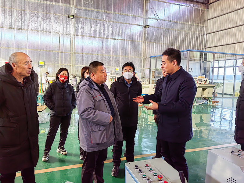 1676337752692166.jpg 關(guān)越區長(cháng)在雙民公司調研4.jpg